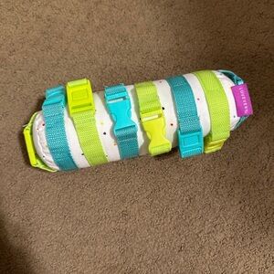 Lovevery Barrel Buckel